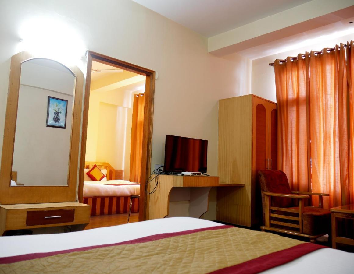 New Ambika International Mall Road Hotel 마날리 외부 사진