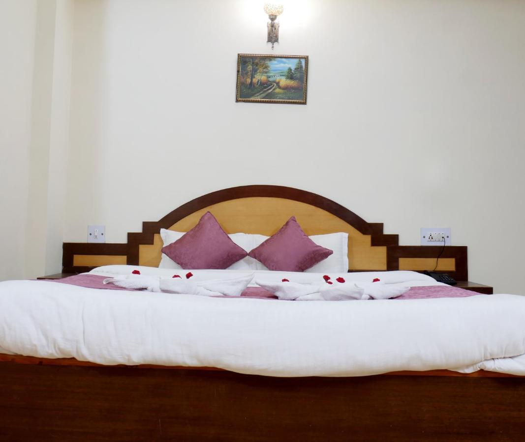 New Ambika International Mall Road Hotel 마날리 외부 사진
