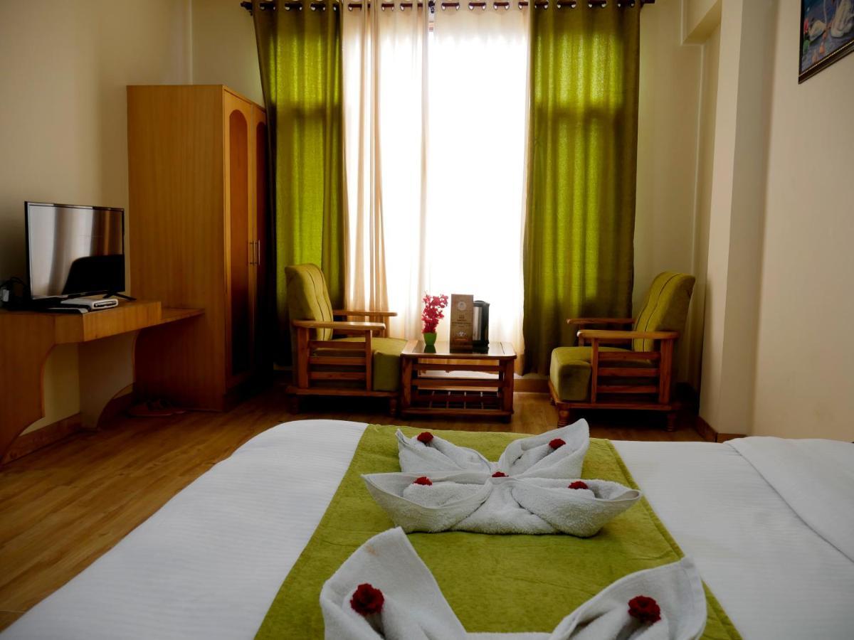 New Ambika International Mall Road Hotel 마날리 외부 사진