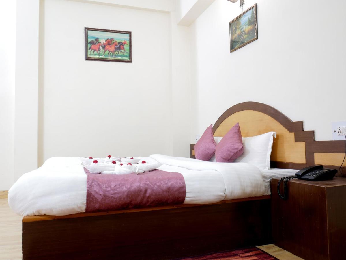 New Ambika International Mall Road Hotel 마날리 외부 사진