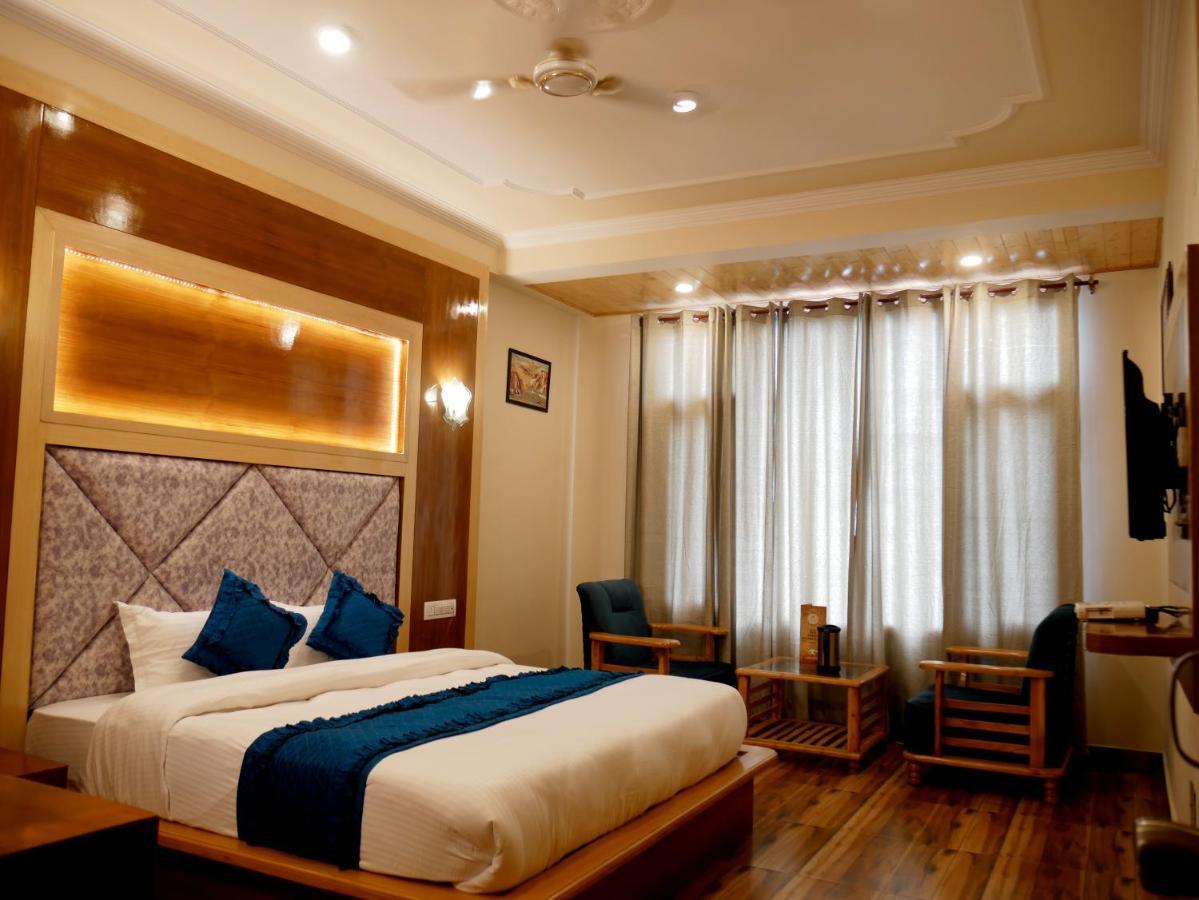 New Ambika International Mall Road Hotel 마날리 외부 사진