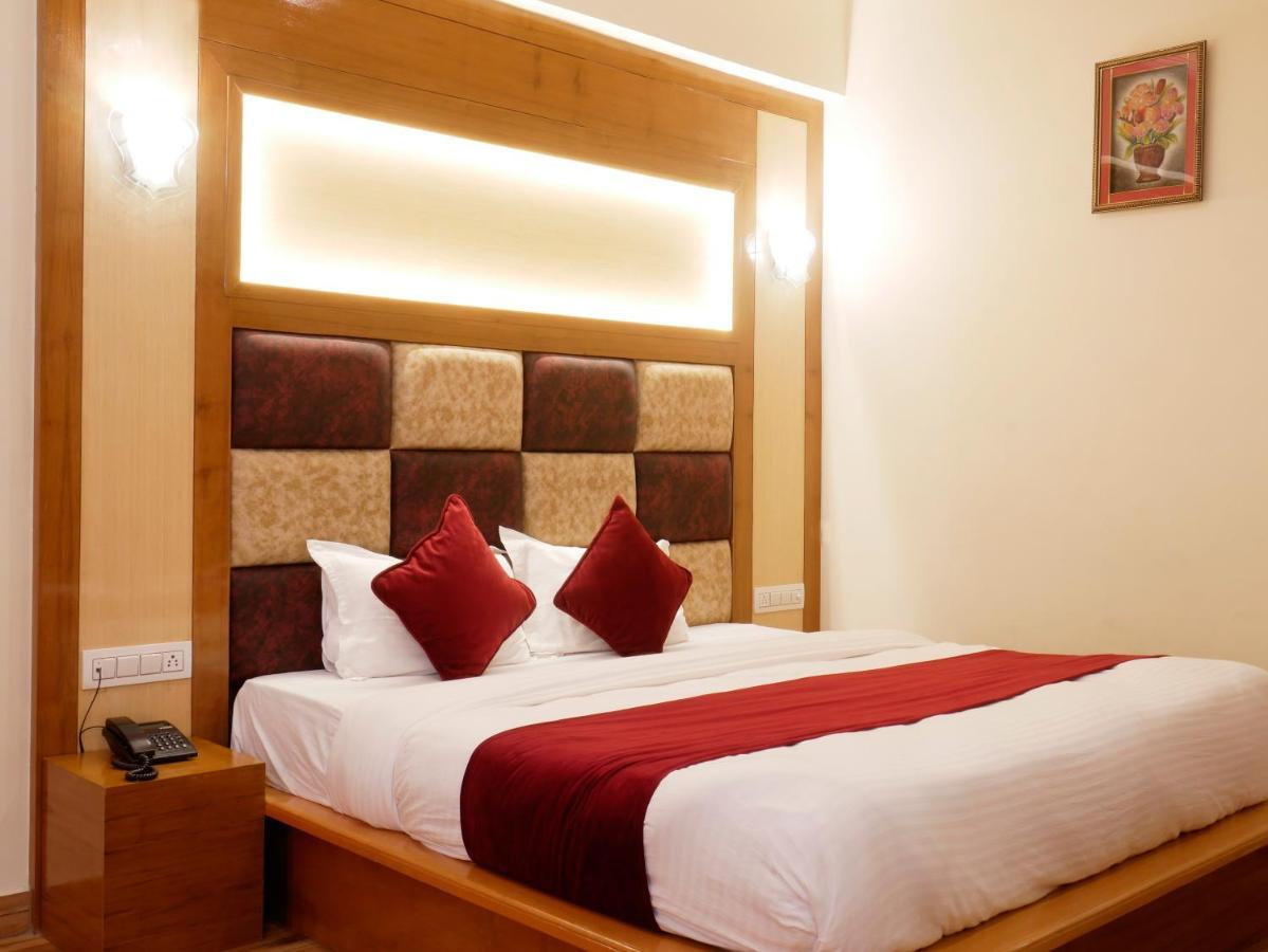 New Ambika International Mall Road Hotel 마날리 외부 사진